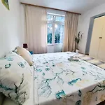 Retreat With Free Parking Appartamento Pola
