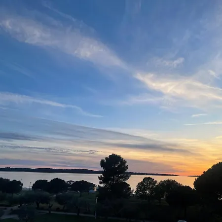 Retreat With Free Parking Appartement *