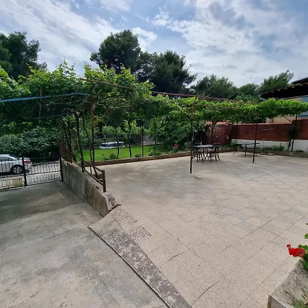 Apartamento Retreat With Free Parking Pula