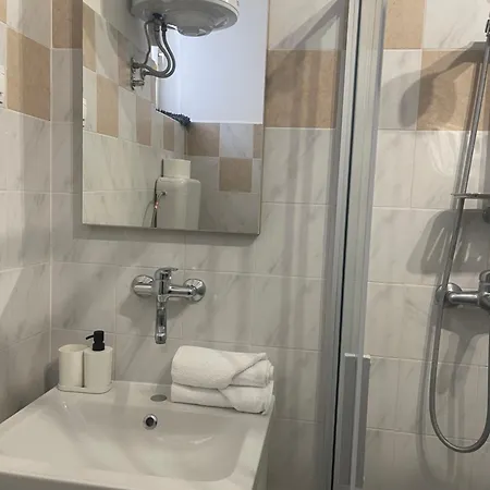 Retreat With Free Parking Appartement Pula