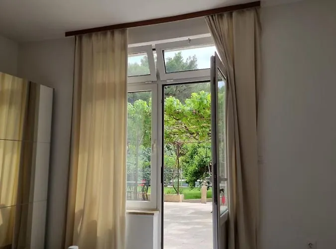 Retreat With Free Parking Lejlighed Pula