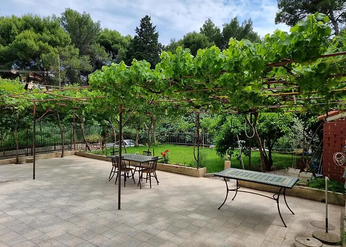 Retreat With Free Parking