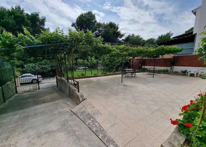 Lejlighed Retreat With Free Parking Pula