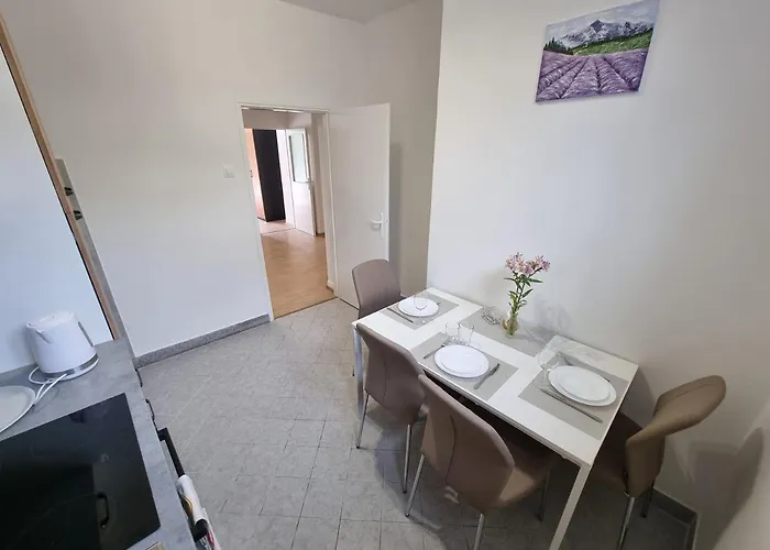 Retreat With Free Parking