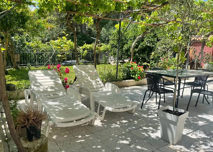 Retreat With Free Parking