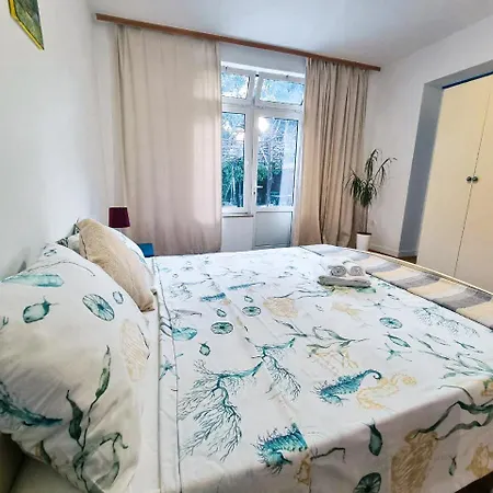 Retreat With Free Parking Apartament Pula